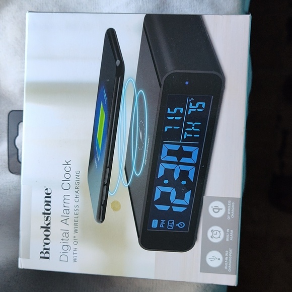 Digital Alarm Clock - Picture 3 of 5